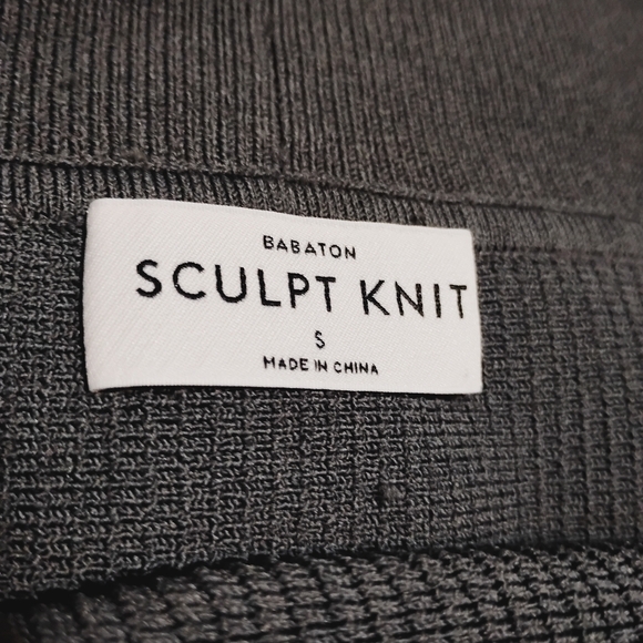 Babaton ARITZIA | Charcoal Off-Shoulder Ribbed Cropped Bodycon Top | Size Small - Picture 5 of 9